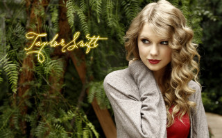 Long haired woman red dress - eric taylor free wallpaper