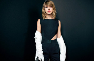Woman blackdress whitegloves bun blonde - a bun free wallpaper