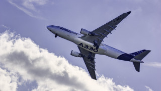 Large commercial airplane flying sky 3 - sky free wallpaper