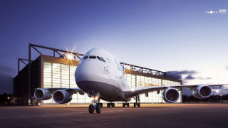 Jetliner airport tarmac night building - top of an airport tarmac free wallpaper