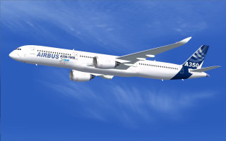 Large commercial airplane flying blue - free airplane wallpaper