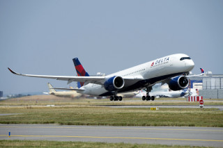 Jetliner taking off airport runway 7 - an airport runway free wallpaper