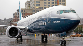 Jetliner runway tallbuilding skyline city - top of an airport runway next free wallpaper