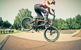 Bike trick ramp park trees - ben thompson free wallpaper