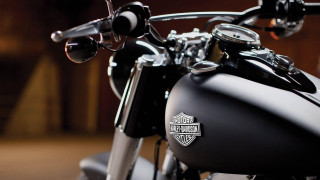 Motorcycle black handlebars black helmet 2 - a black handlebar free wallpaper