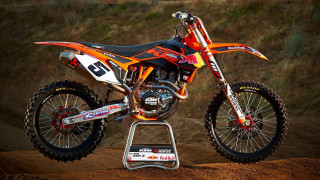 Dirt bike parked track number - a dirt bike free wallpaper